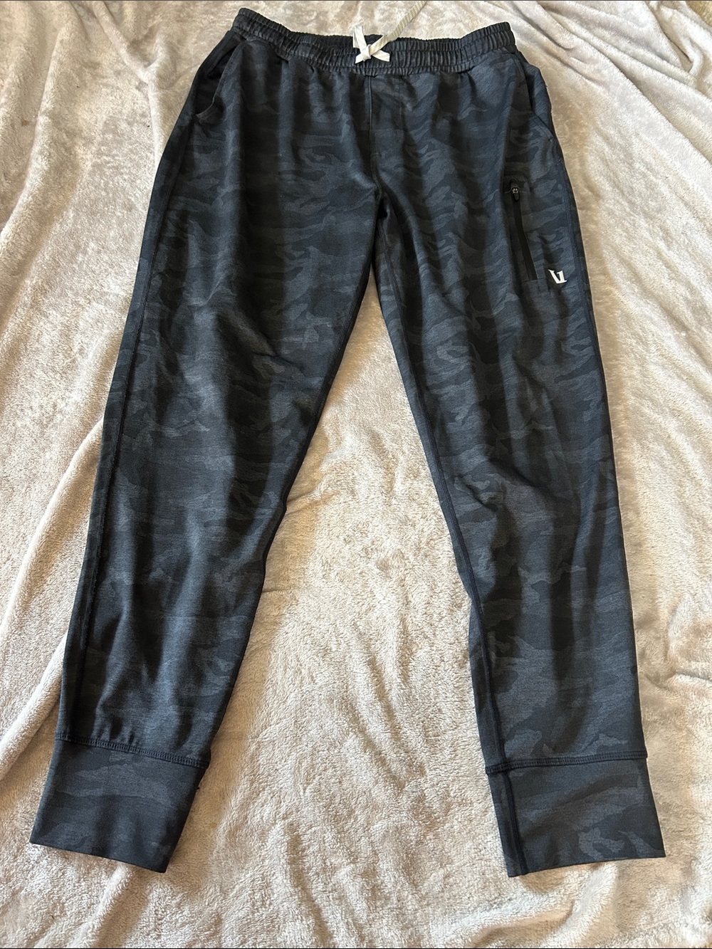 Vuori men’s Sunday performance jogger in camo